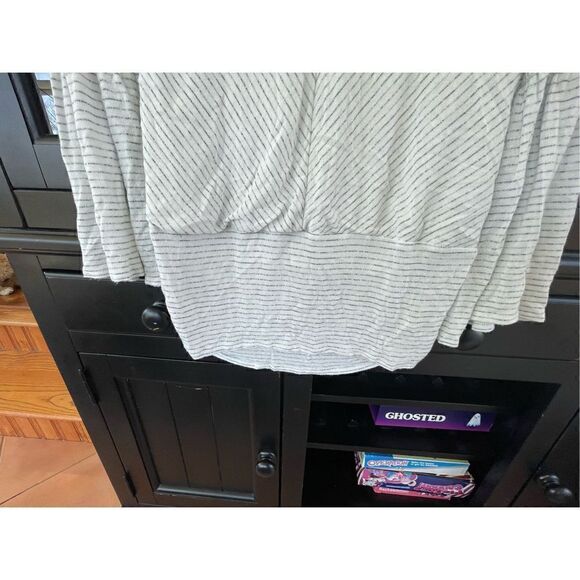 Knox Rose White and Gray Striped Tunic - Picture 4 of 7